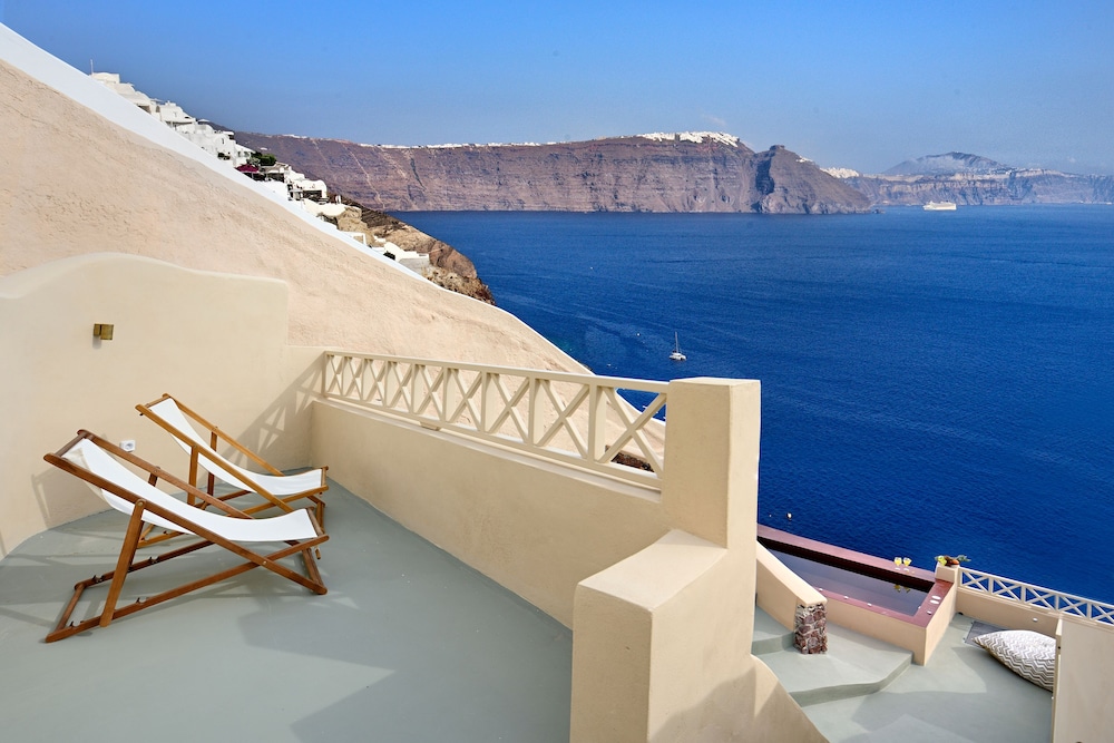 The A Collection, Oia by K and K 5/50