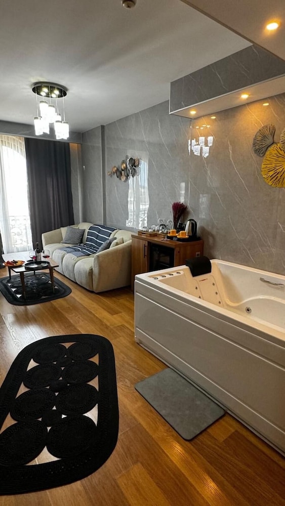 Sabiha Gokcen Hotel Istanbul Houses 20/50