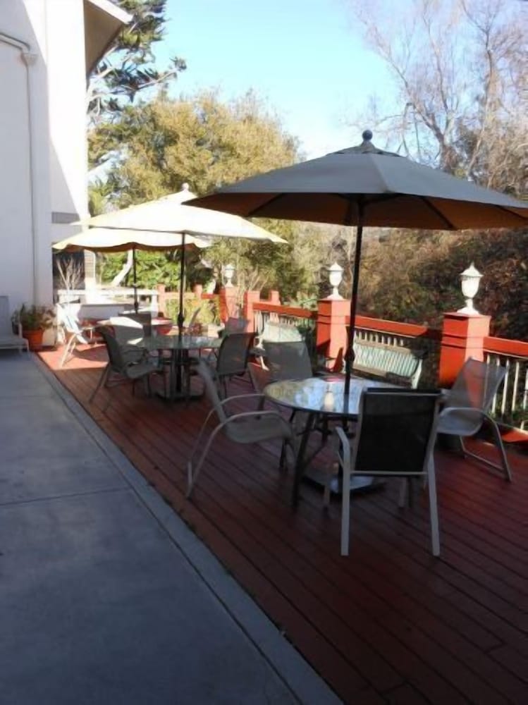 Colton Inn 22/24