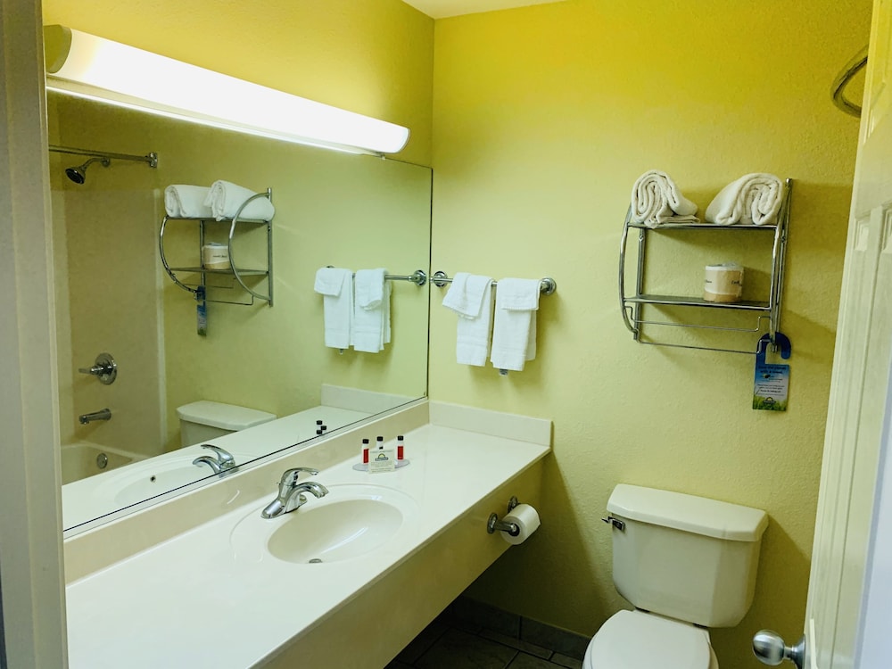 Days Inn by Wyndham Trumann AR 24/56