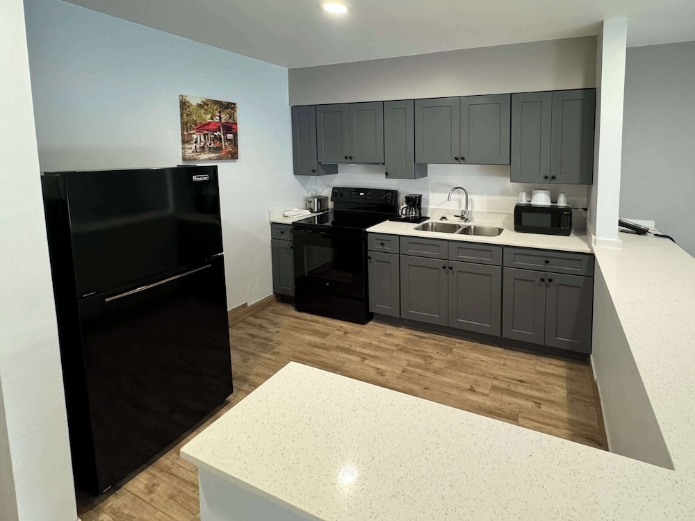 Studio6 Englewood, FL 41/61