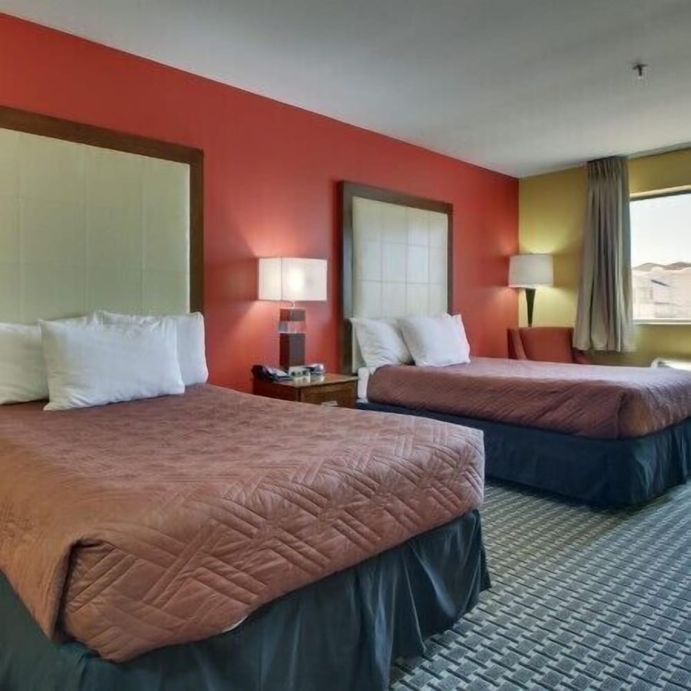 HERITAGE GRAND INN 18/100