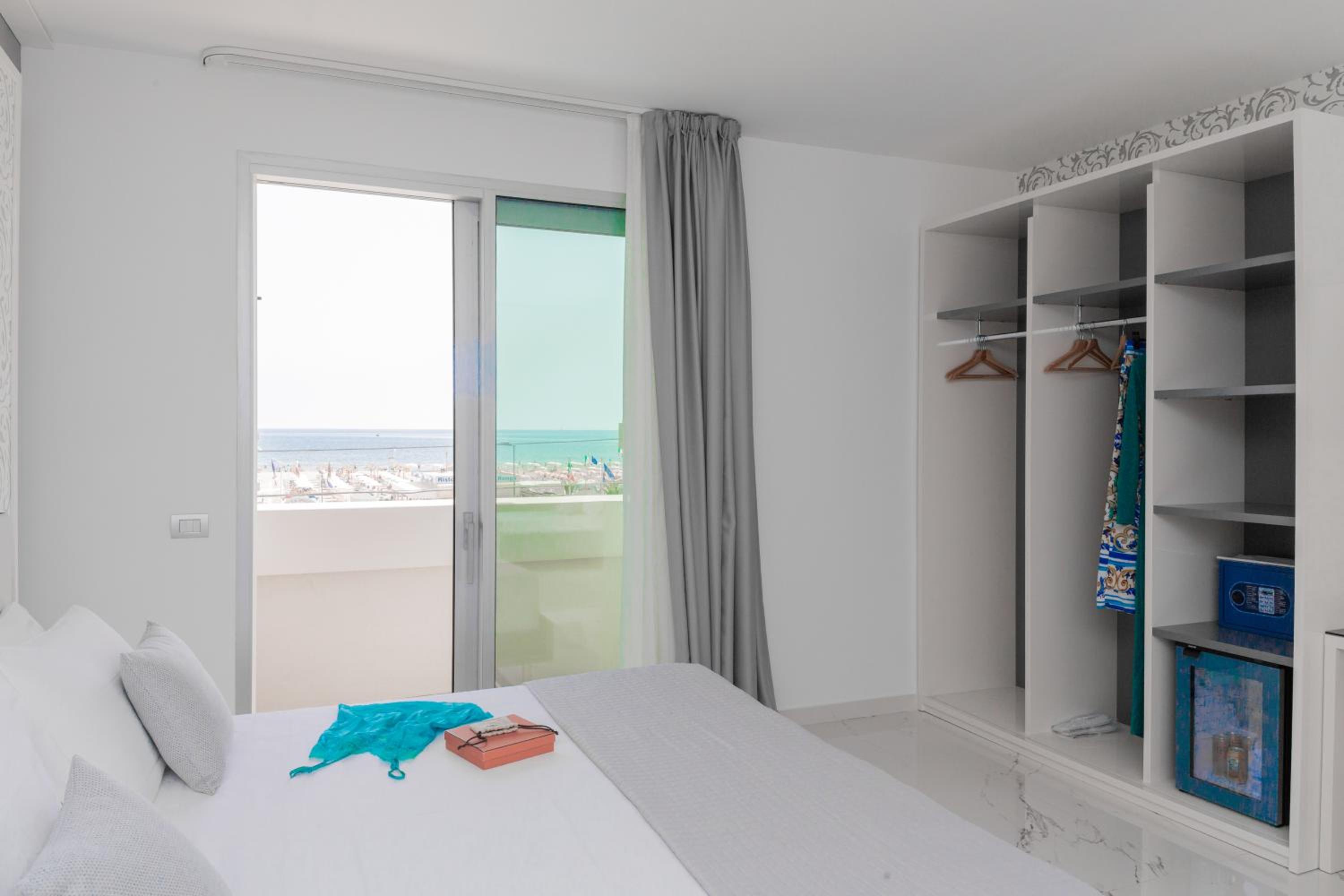 Junior Suite, Deluxe, Family, Sea View