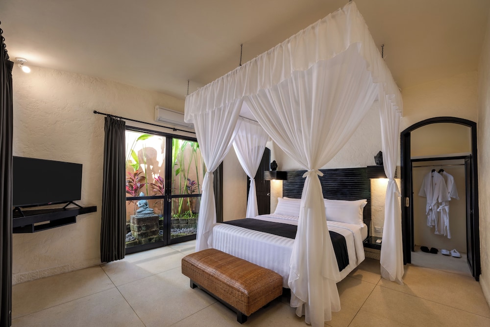 2 BEDROOMS, VILLA, PRIVATE POOL