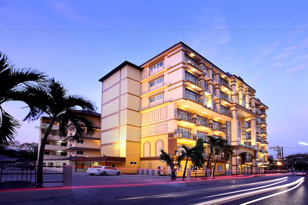 Victoria Nimman Hotel 7/50
