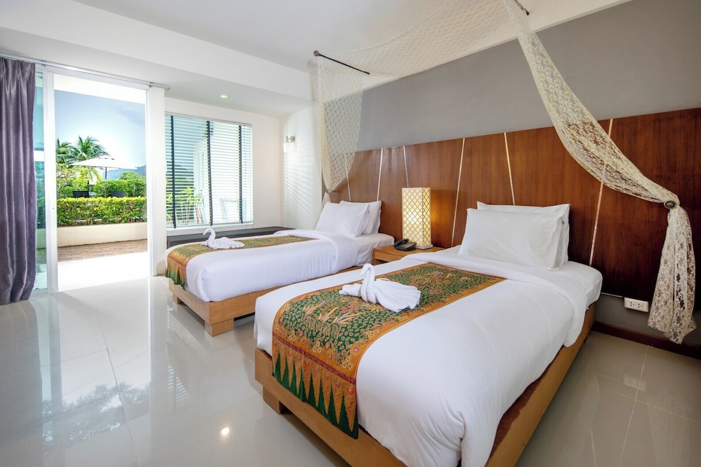 Deluxe, Twin Beds