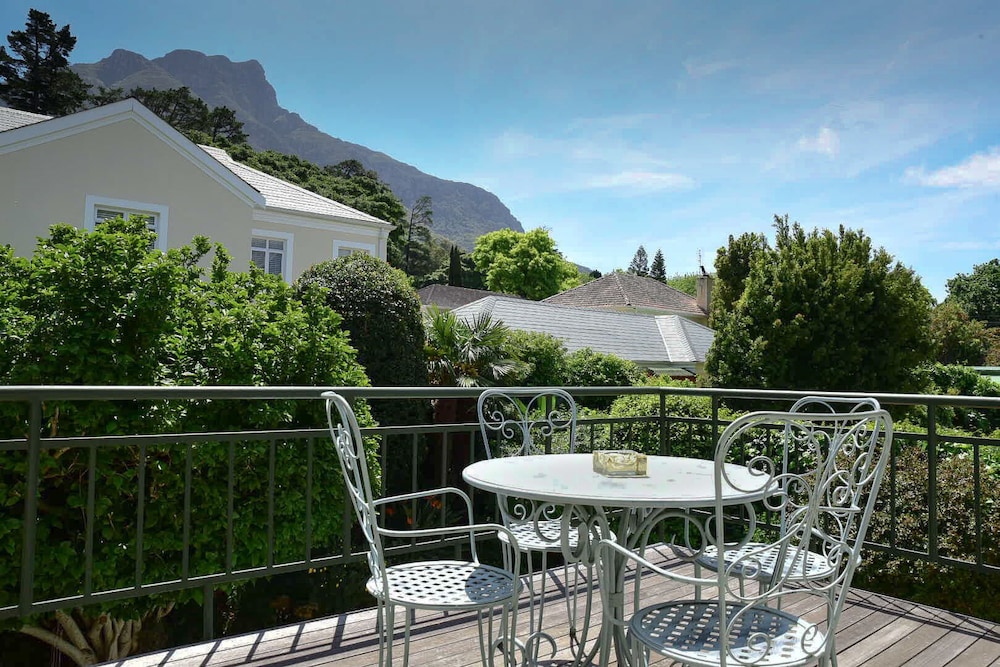 On Pinewood Guest House 37/47