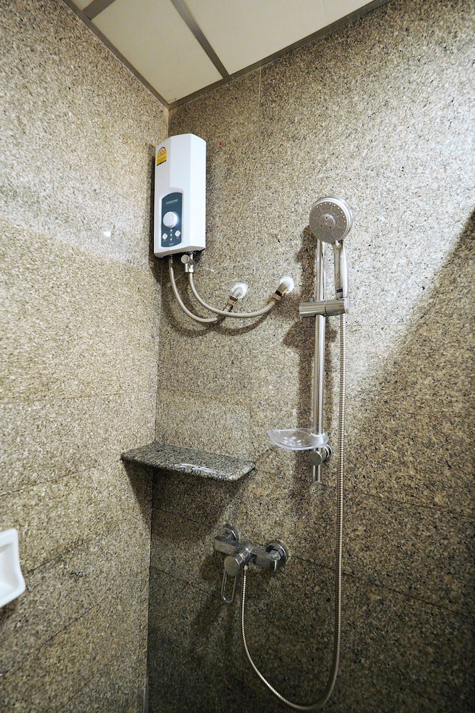 Pula Silom 50/50