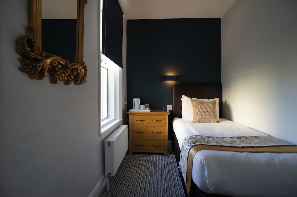 The Applewood Hotel 14/67