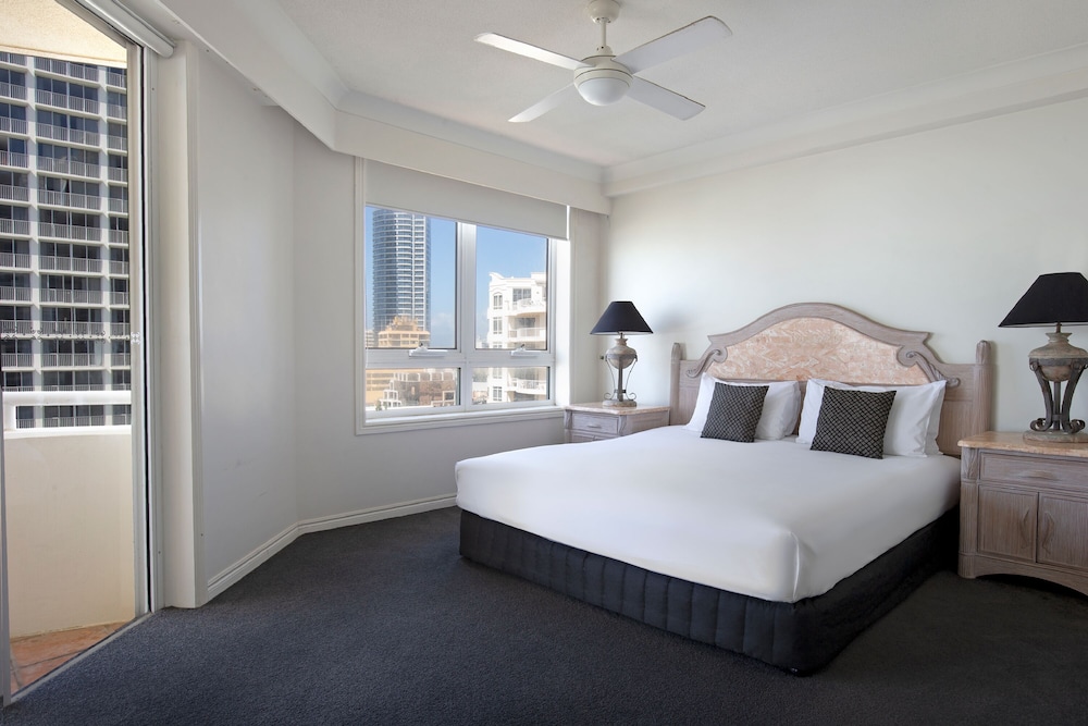 BreakFree Moroccan Surfers Paradise 22/70