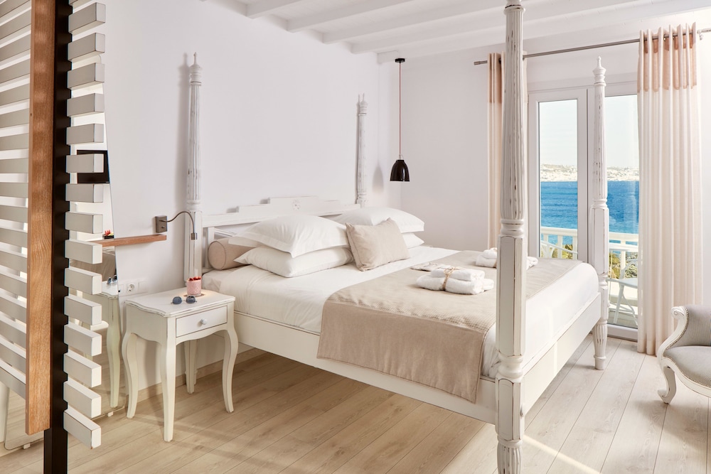 Honeymoon, Suite, King Bed, Sea View, Outdoor Jetted Tub