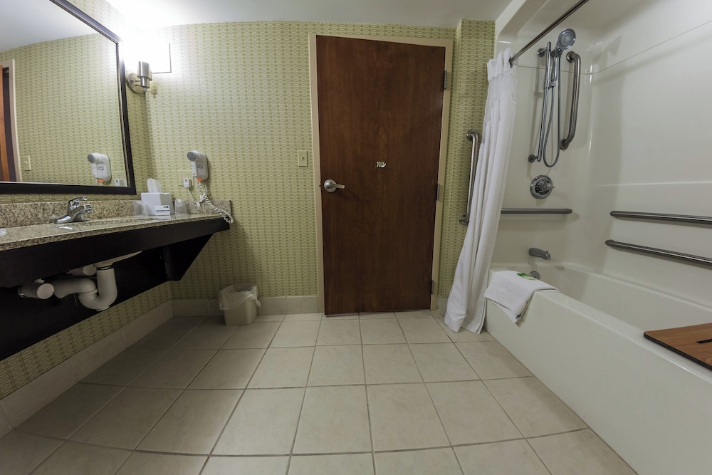 Holiday Inn Express Hotel & Suites Winchester 49/50