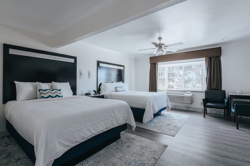 Sea Air Inn and Suites Downtown Morro Bay 6/50
