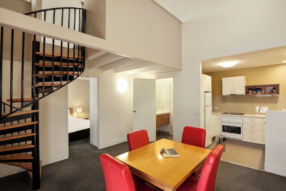 The Old Woolstore Apartment Hotel 53/63