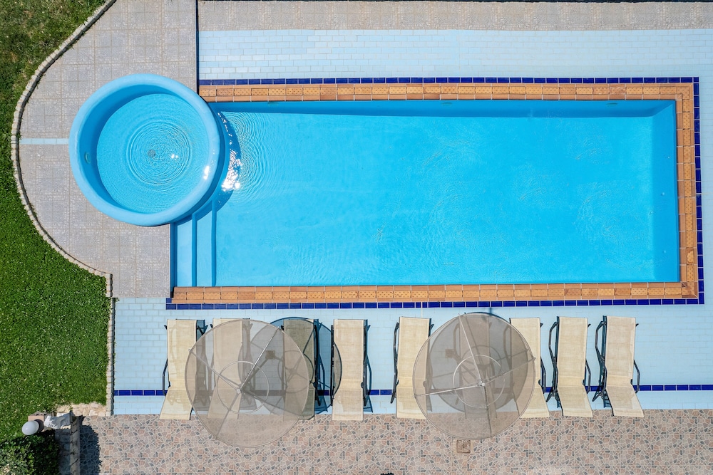 Anthos Apartments 6/56