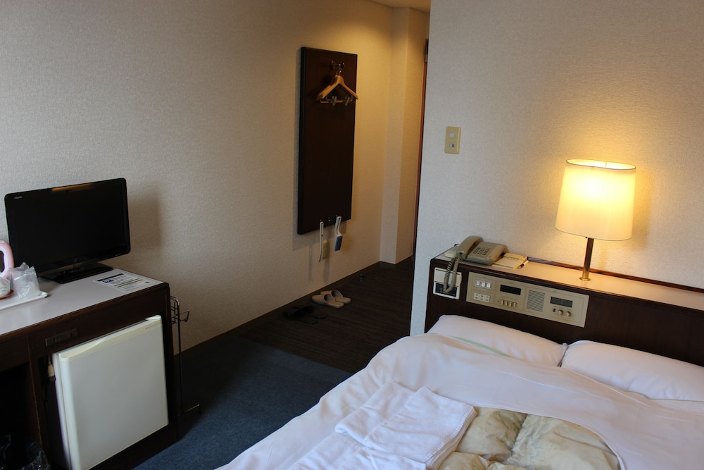 Semi Room, Single Bed, Smoking