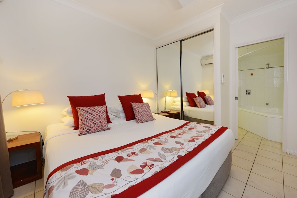 Central Plaza Port Douglas 16/63