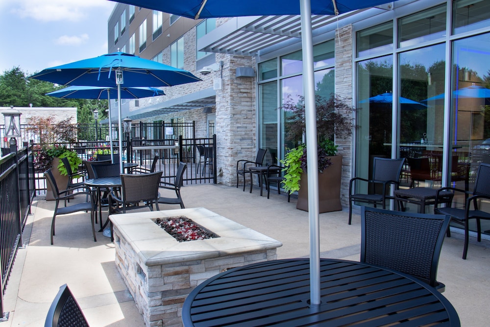 Holiday Inn Express Suites Tuscaloosa East Cottondale 46/49