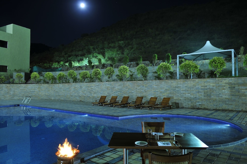 Cambay Resort 6/40