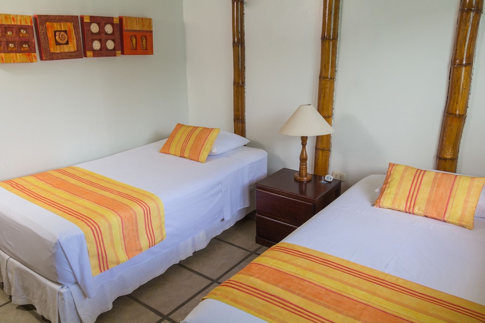 Punta Sal Suites & Bungalows Resort 13/50