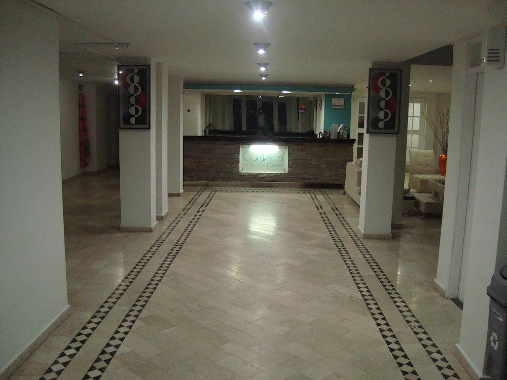 Coral Reef Hotel 33/58