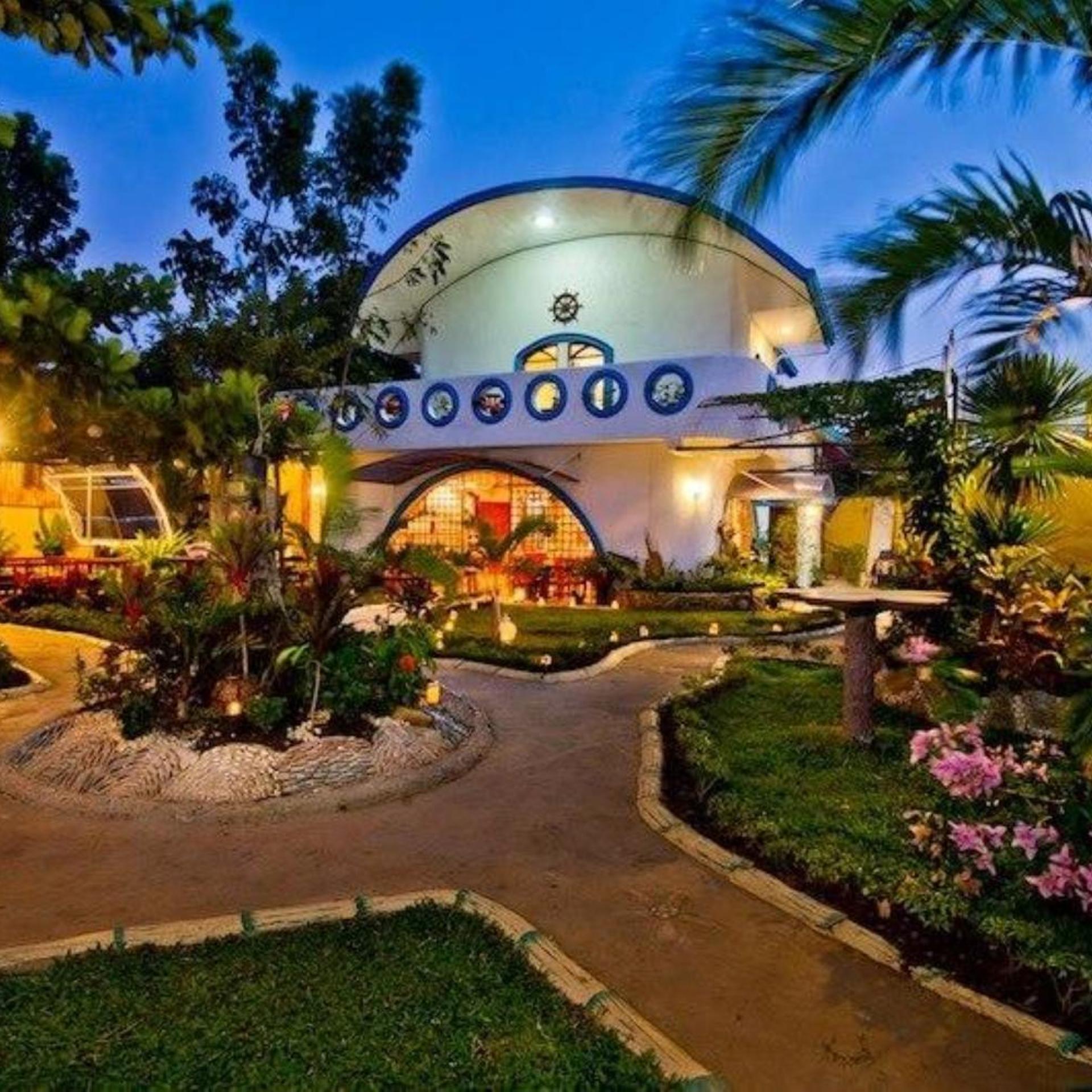 Floral Villarosa Hotel 3/65