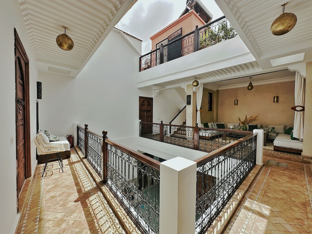 Riad 107 4/50