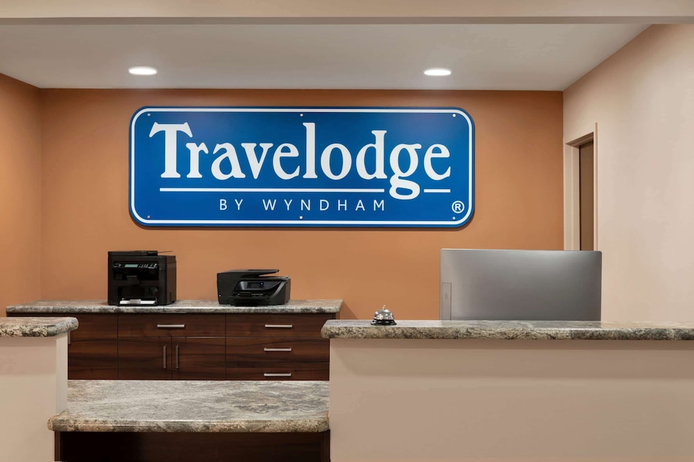 Travelodge by Wyndham Pincher Creek 17/20