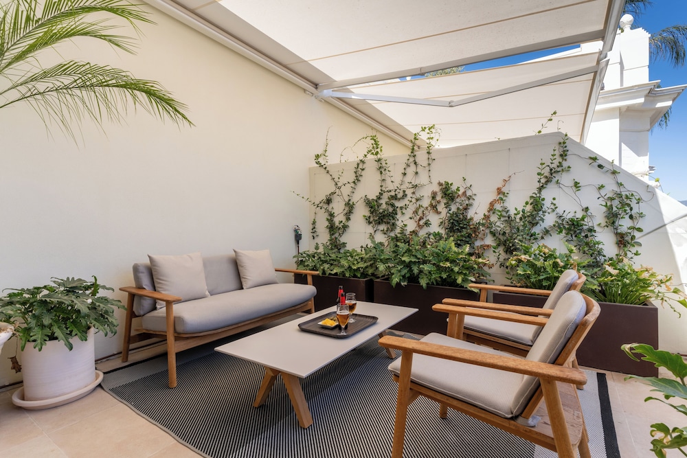 H10 Palacio Colomera 53/77