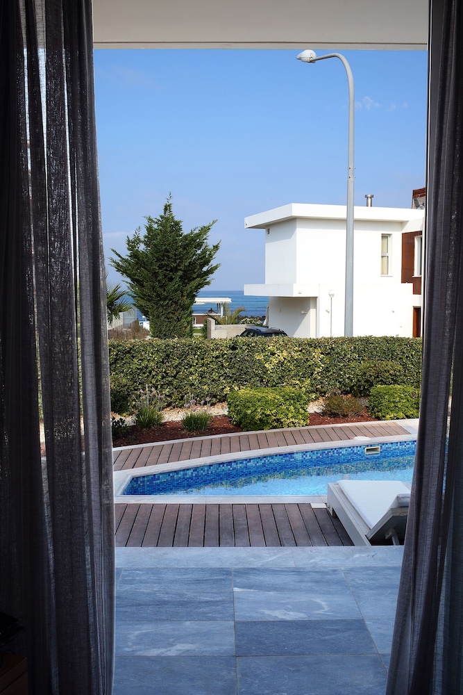 Paradise Cove Luxurious Beach Villas 44/50