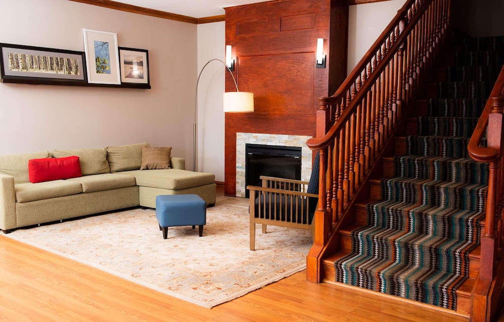 Country Inn & Suites by Radisson, Brockton (Boston), MA 22/27