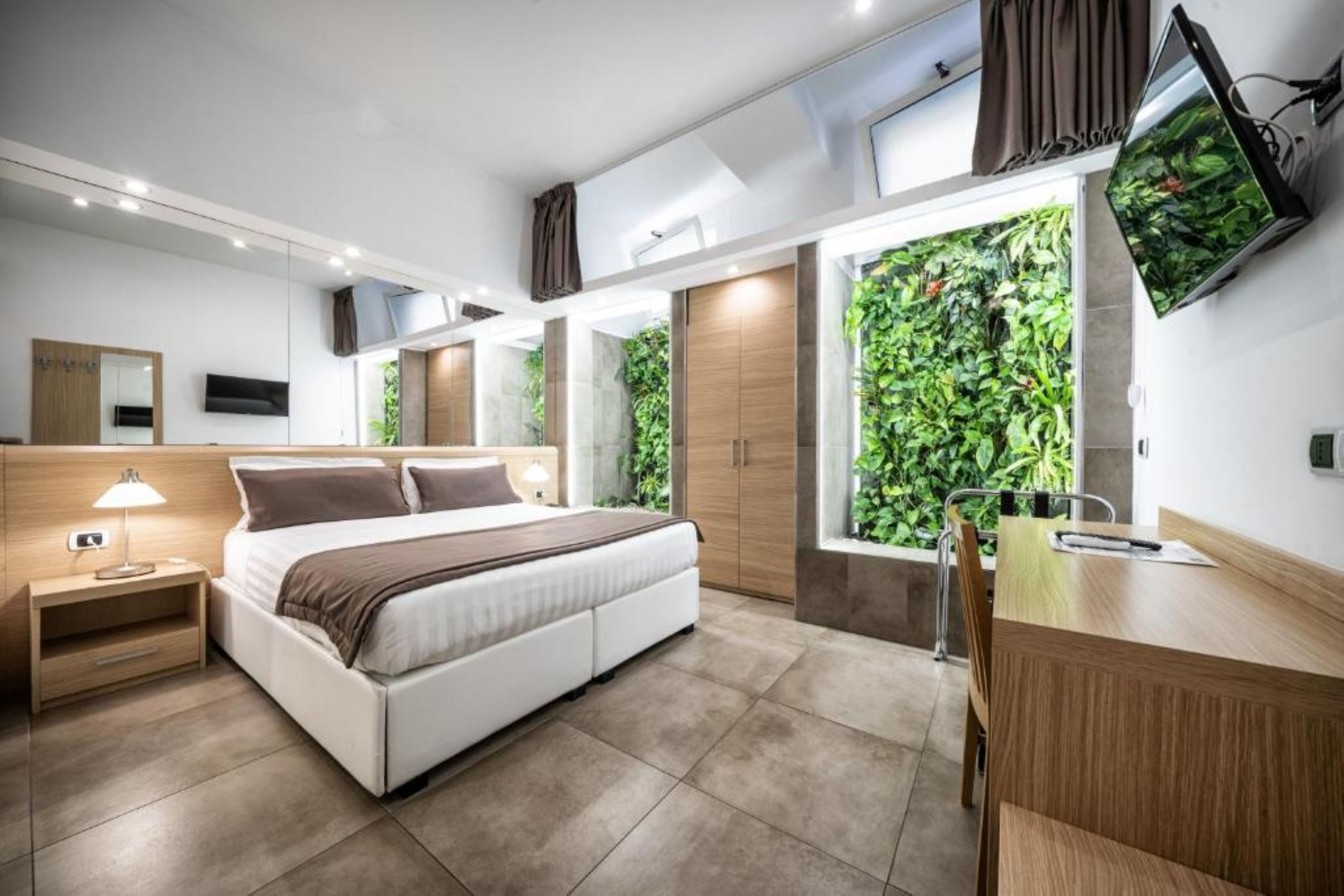 SUPERIOR, DOUBLE BED