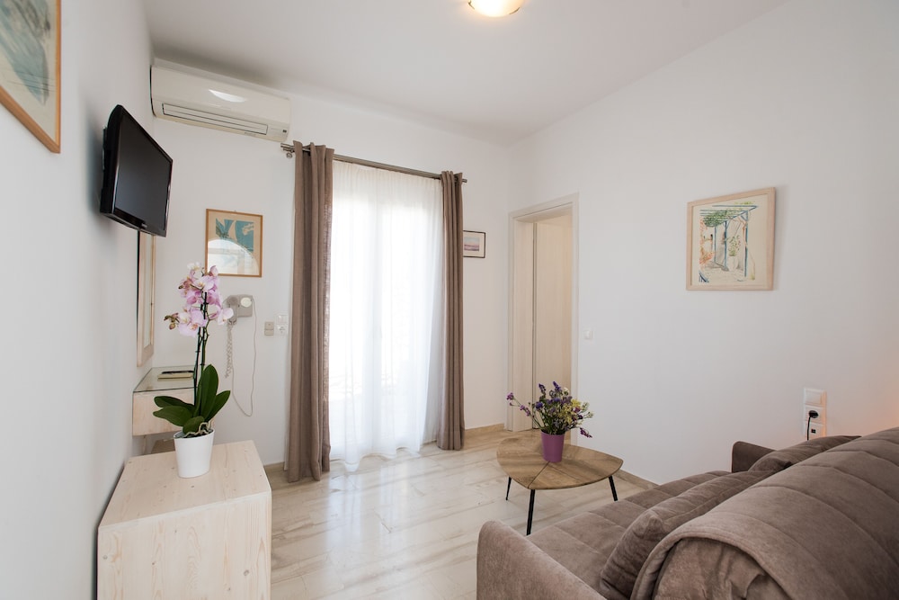 Spanelis Hotel 26/56