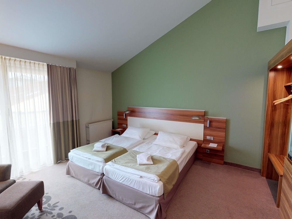 Mercure Tagungs & Landhotel Krefeld 23/70