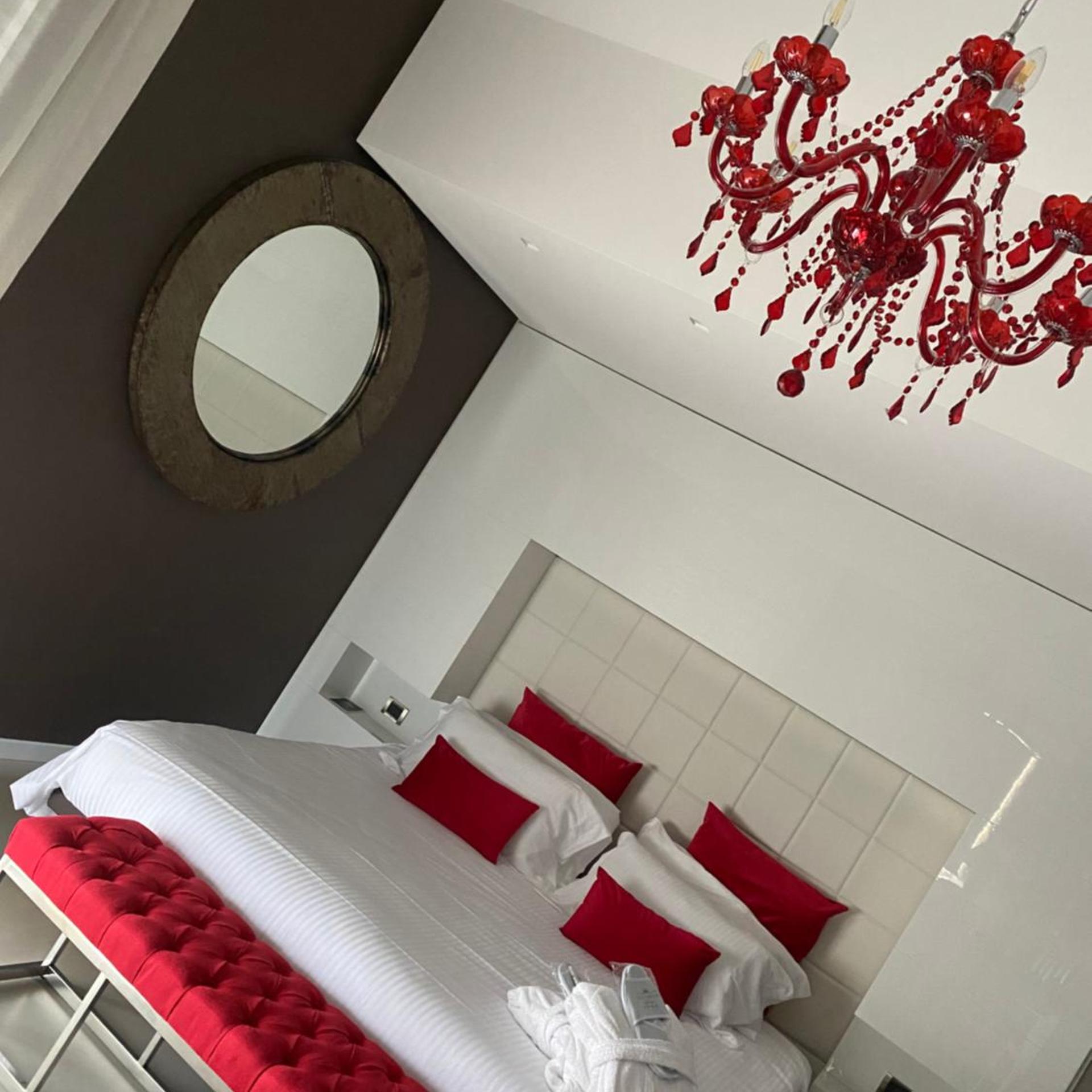 جناح، Hotel Gran Paradiso 8/10