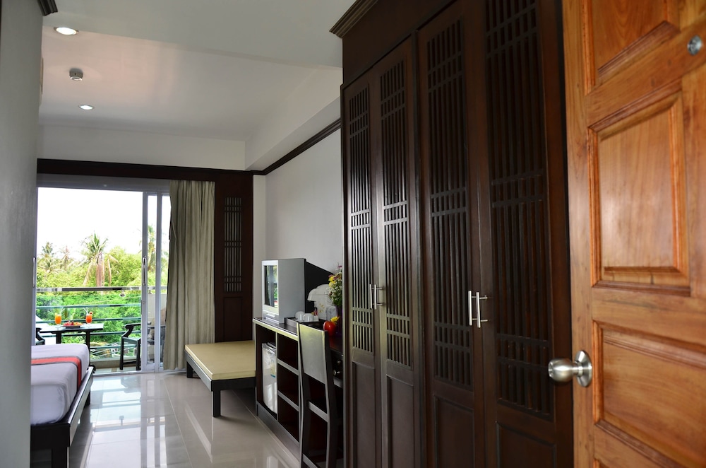 First Residence Hotel 9/48