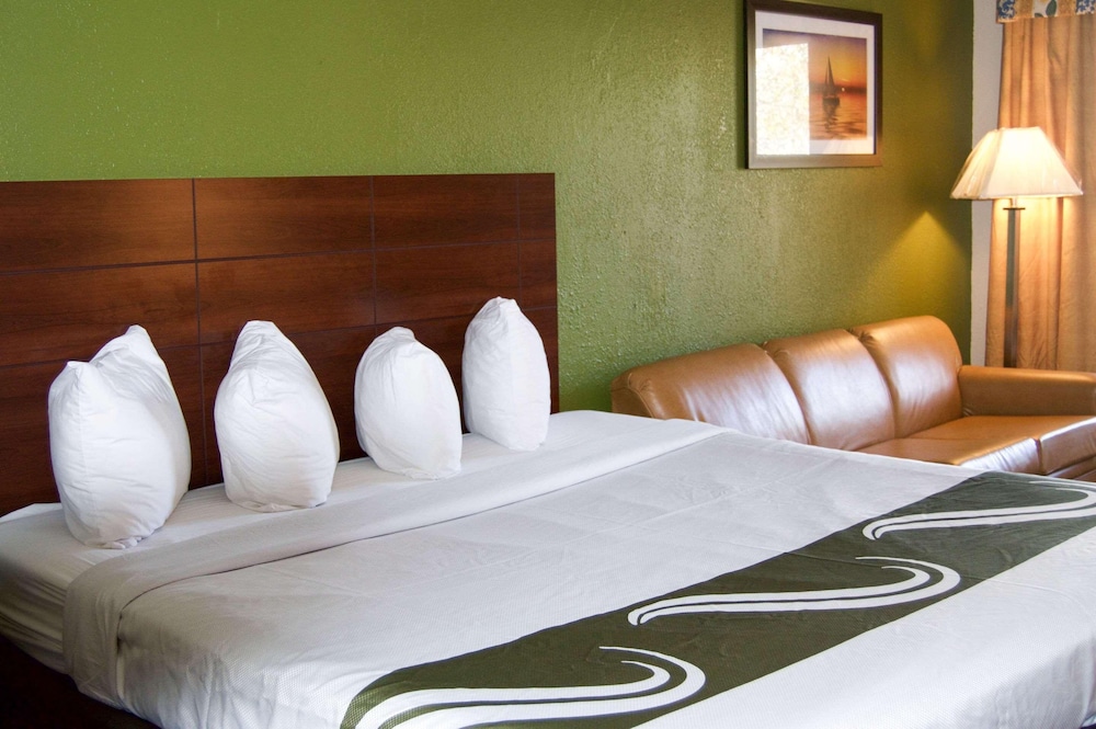 SureStay Hotel by Best Western St. Pete Clearwater Airport 18/43