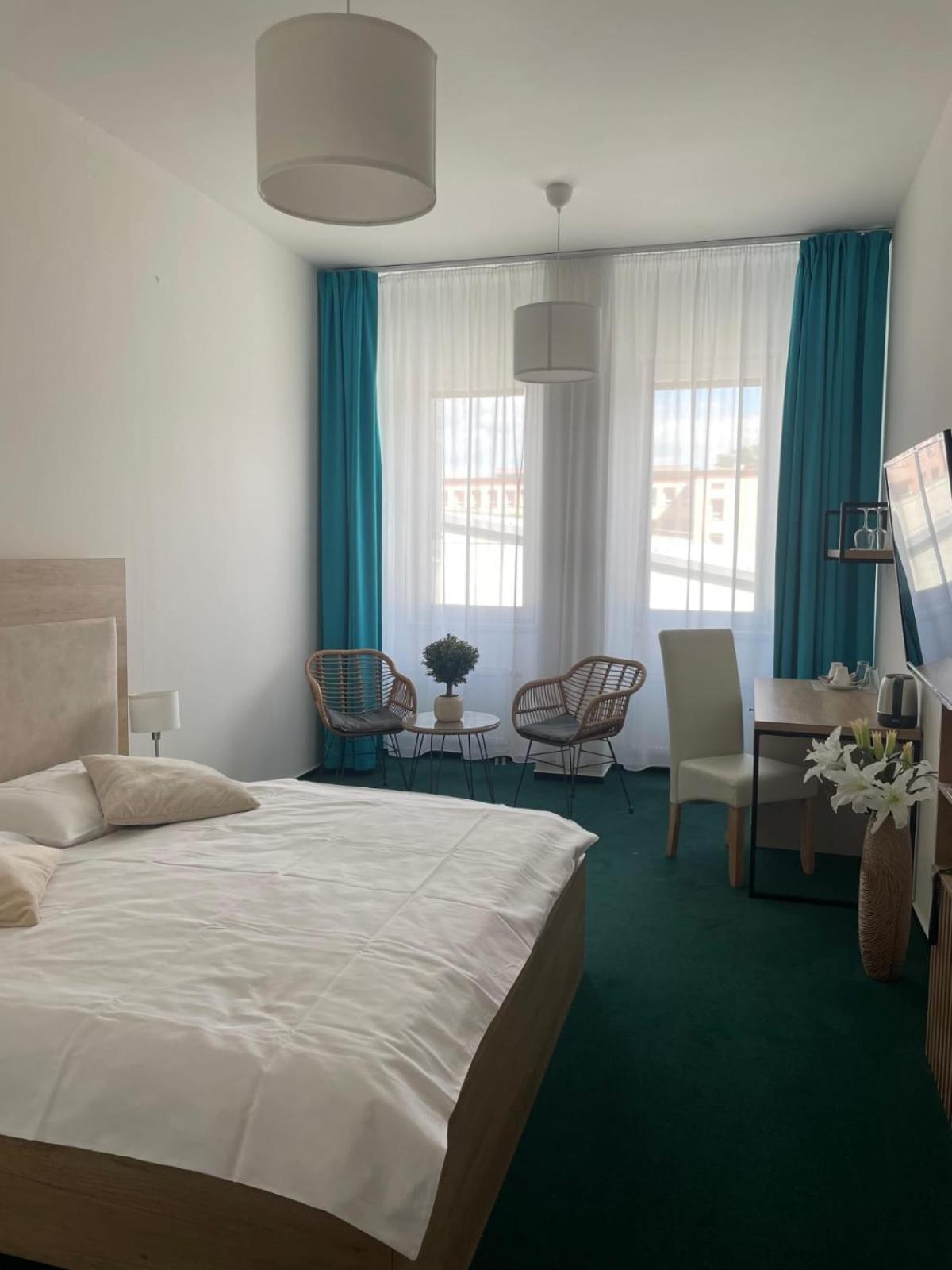 Sareza Hotel 18/48