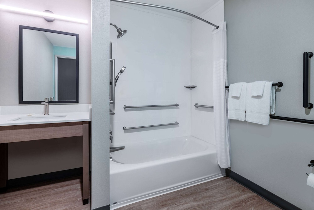 ECHO Suites Extended Stay by Wyndham Johnson City Medical CR 66/69