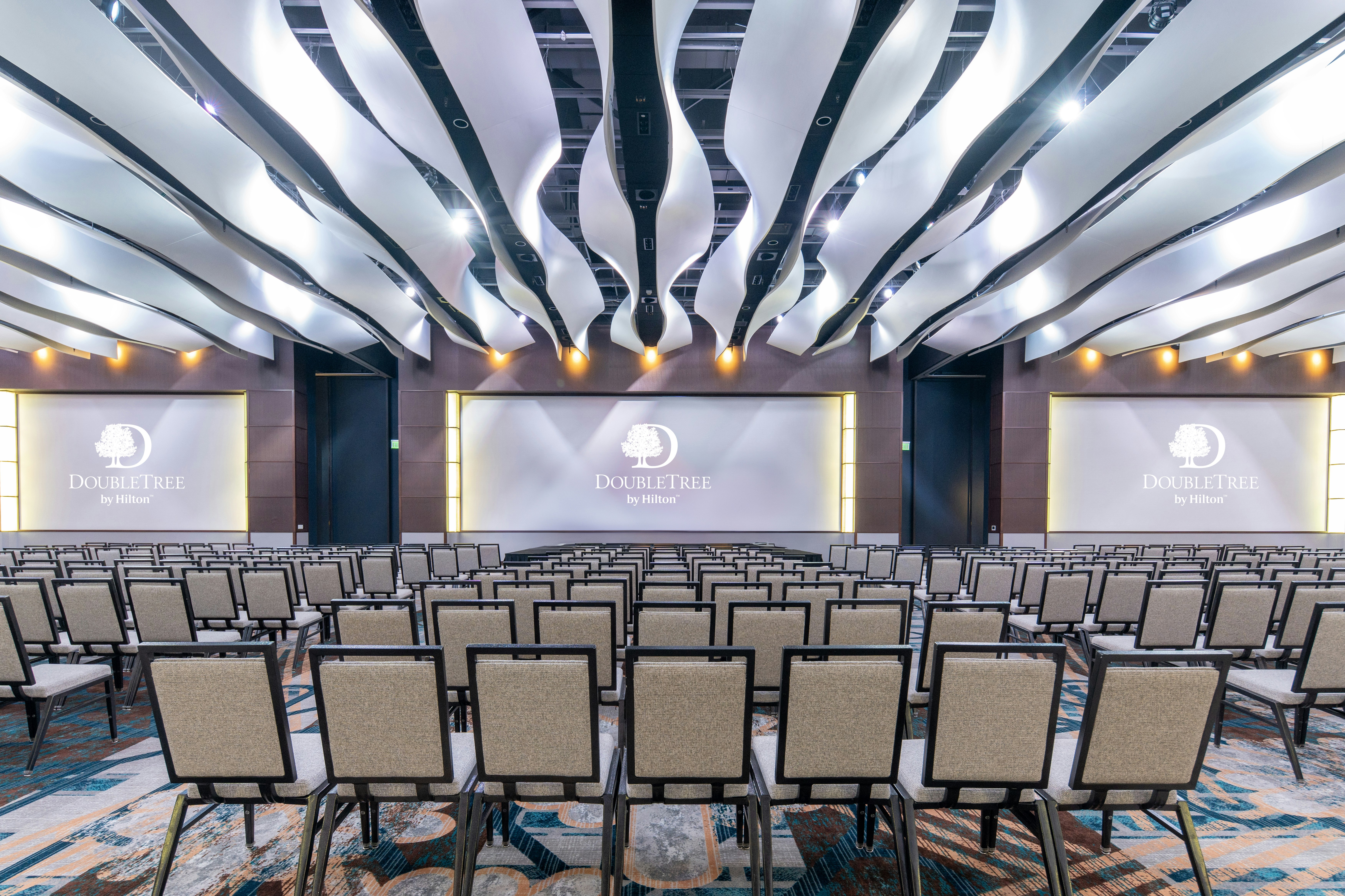 Doubletree By Hilton Cedar Rapids Convention Complex 67/74