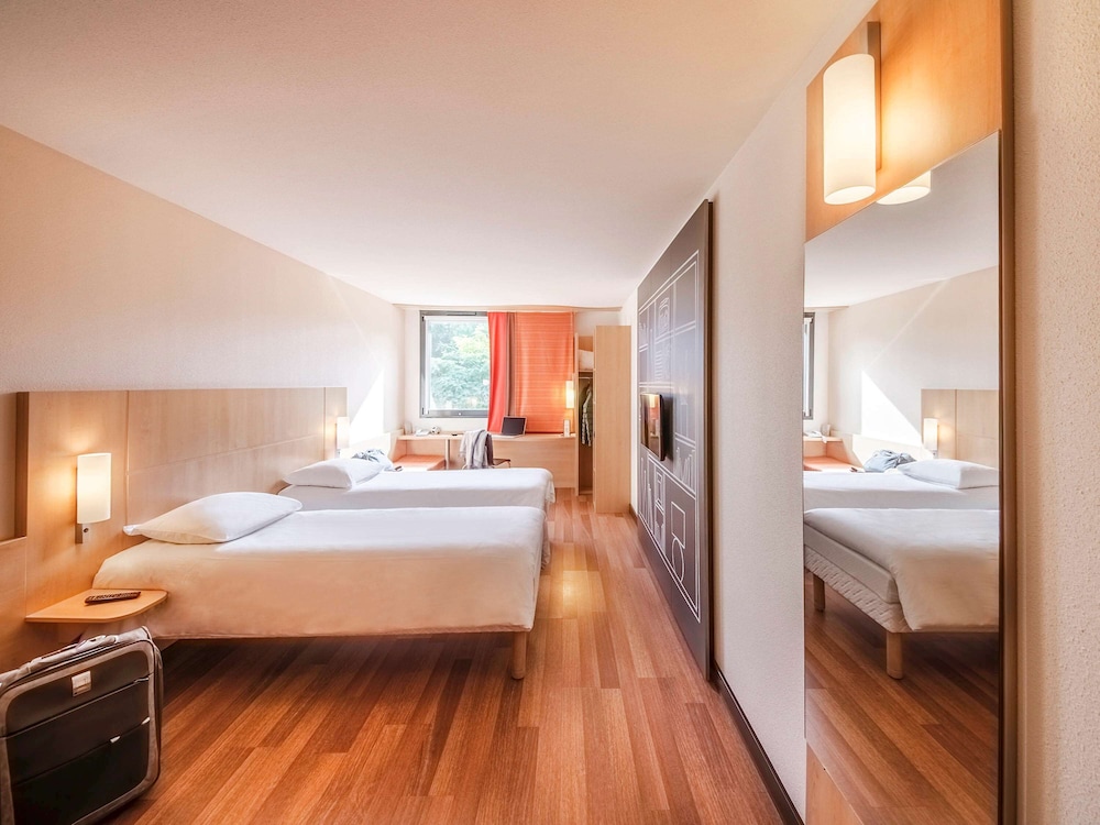 Ibis Sarlat 14/74