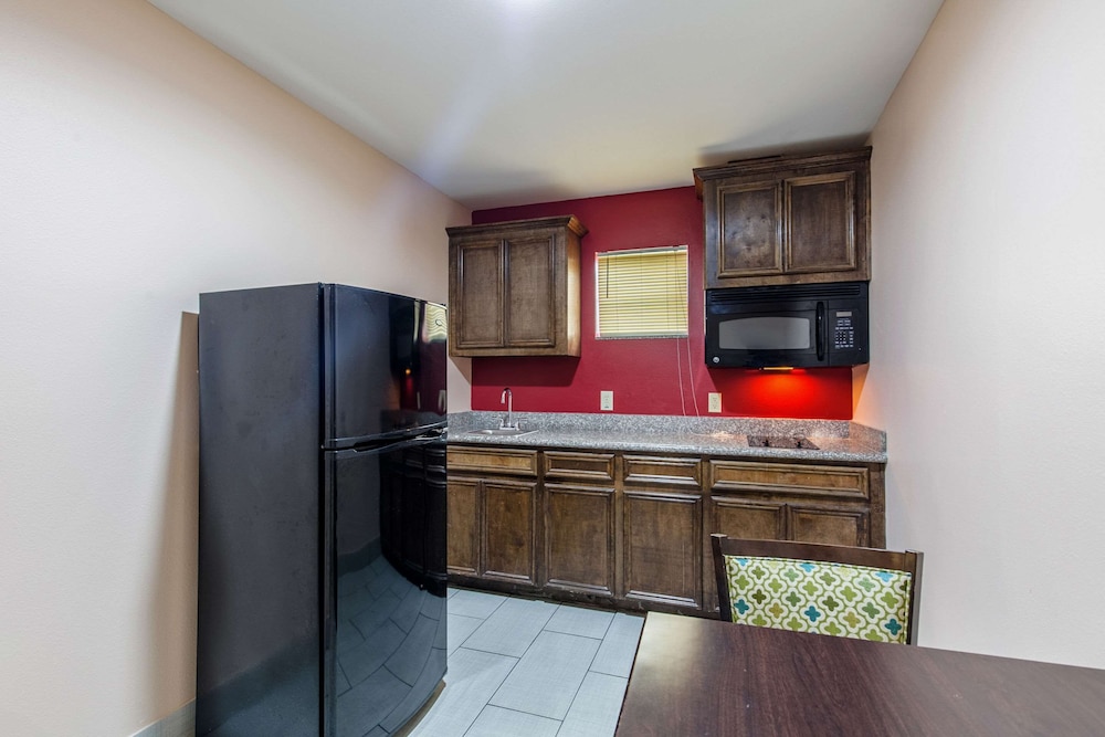 Quality Inn & Suites Bridge City/Orange 5/29
