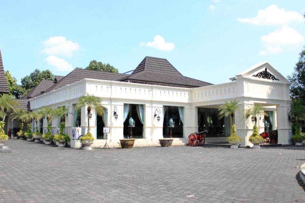 Sarila Hotel 30/31