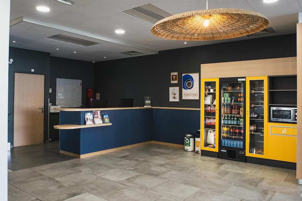 Kyriad ECO - Clermont Ferrand Estaing 4/42