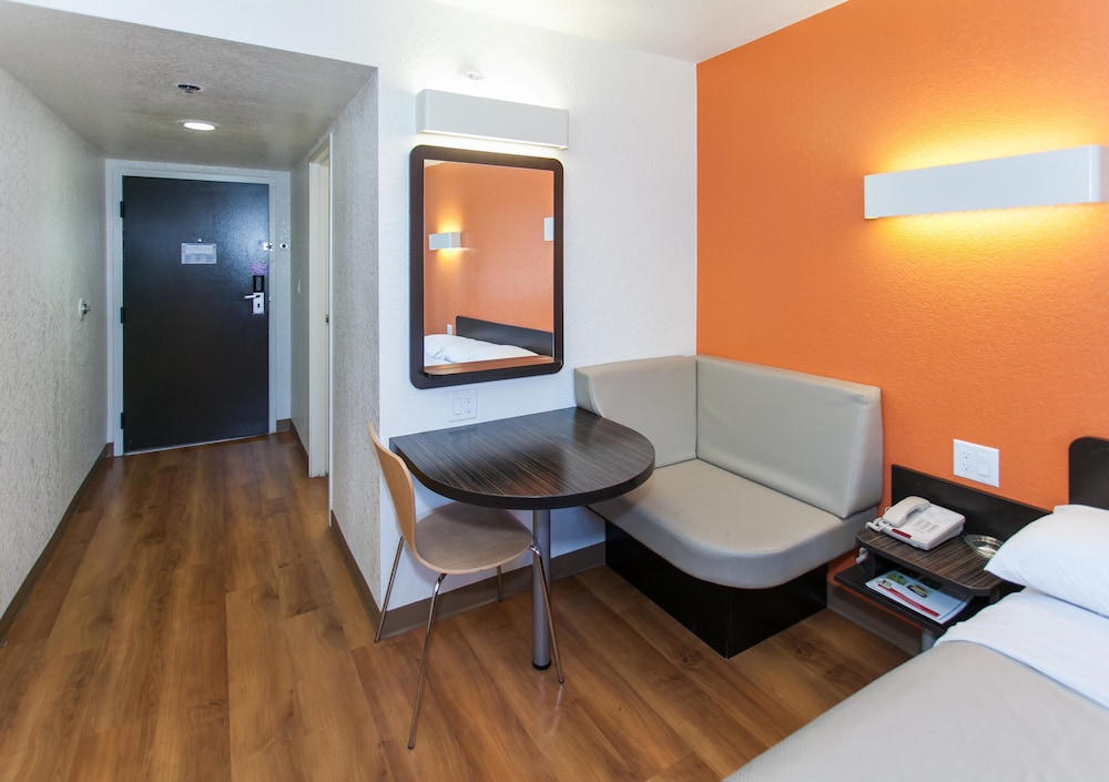 Motel6 Los Angeles, CA - Los Angeles - LAX 39/59