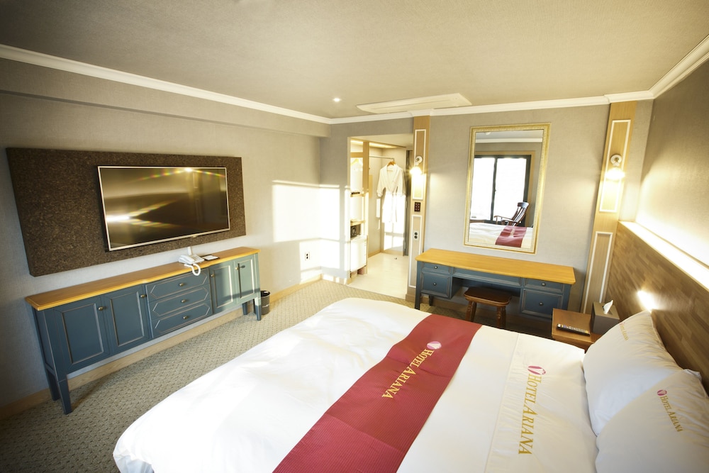 DELUXE, DOUBLE BED