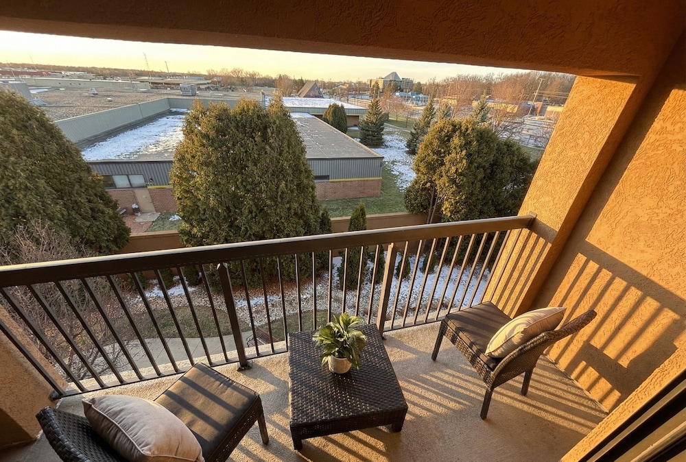 Country Inn & Suites by Radisson, Brown Deer - Milwaukee North 57/65