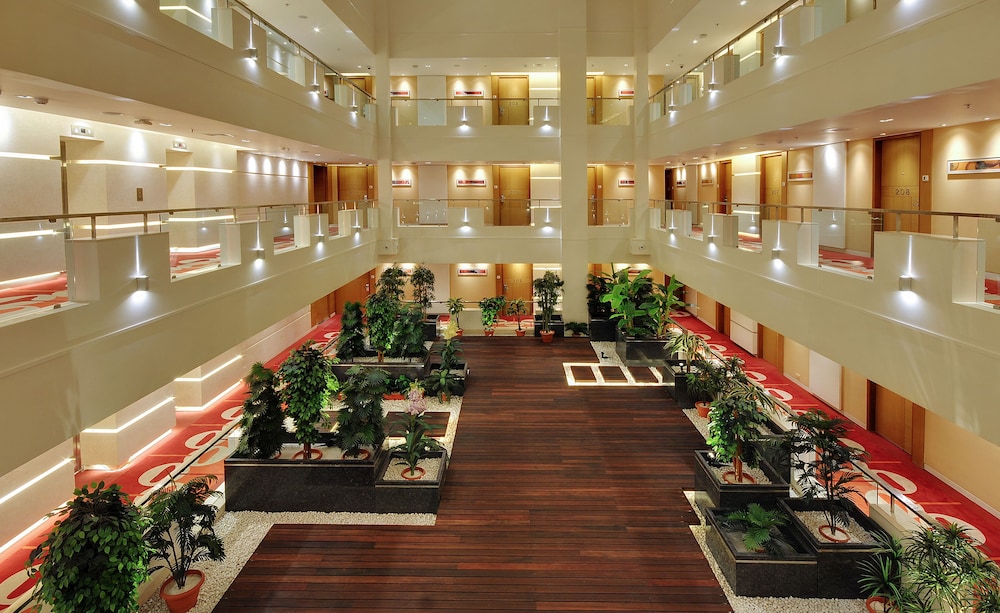 Platinum Hotel 6/43