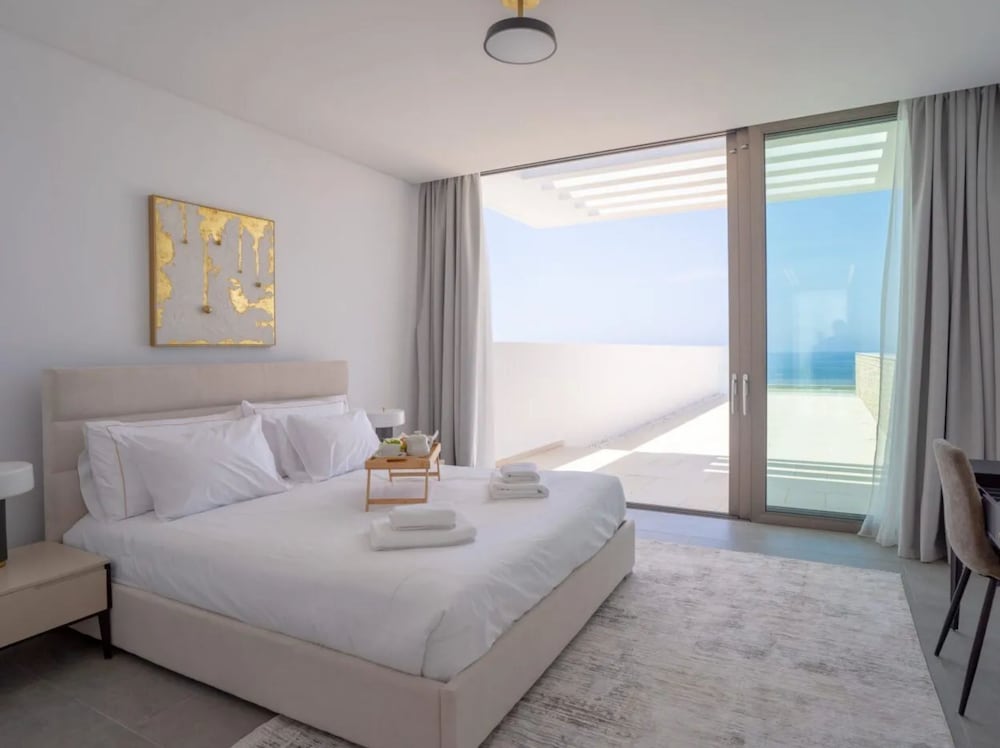 Signature, Pool, Villa, 4 King Beds, Adult Only