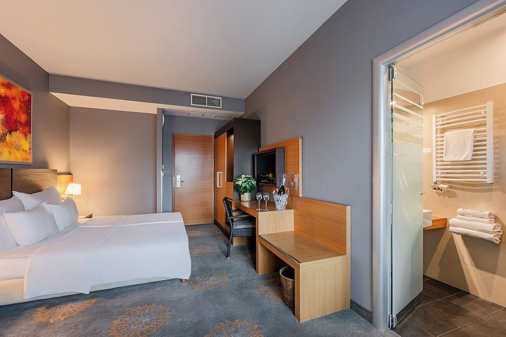 غرفة قياسية بسريرين منفصلين، Museum Hotel Budapest 8/10